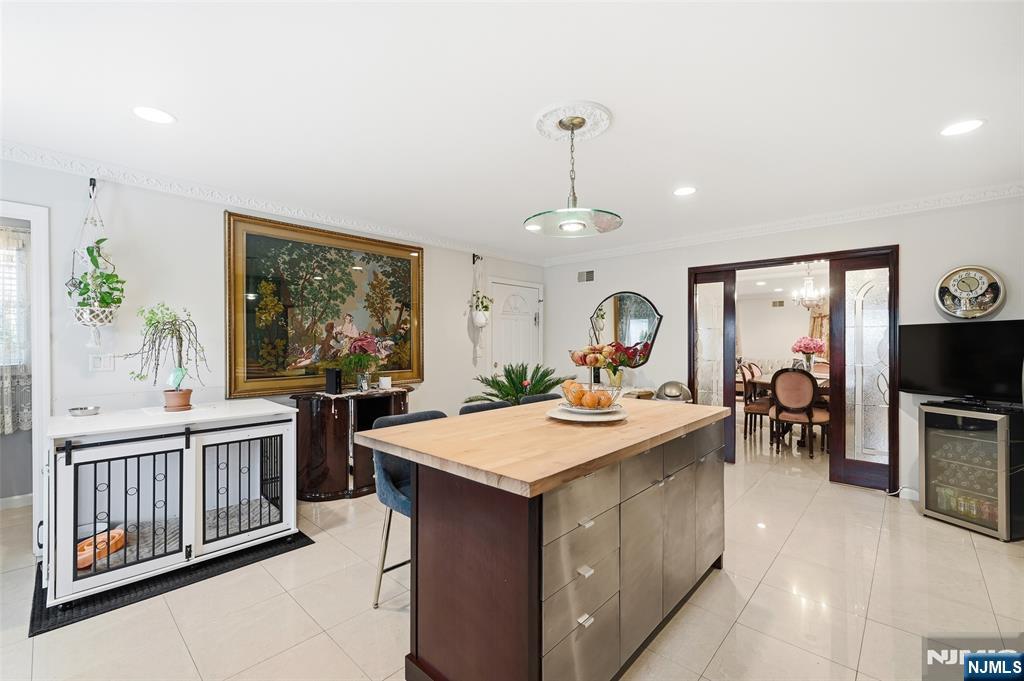 800 Delalla Terrace Ridgefield, NJ 07657 - Photo 8 of 43