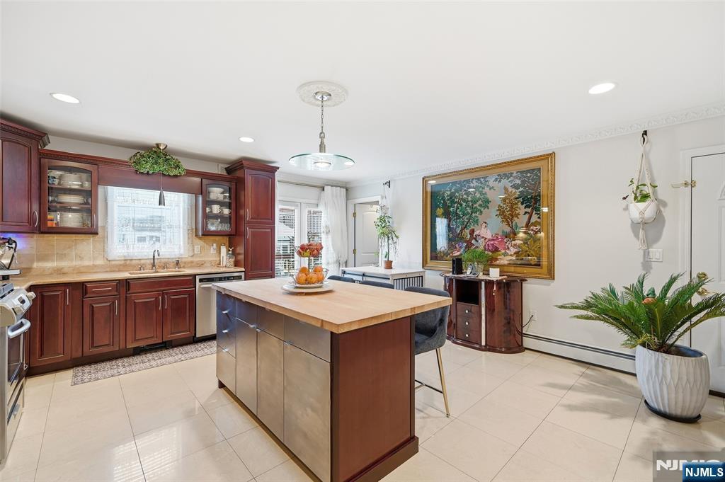 800 Delalla Terrace Ridgefield, NJ 07657 - Photo 10 of 43