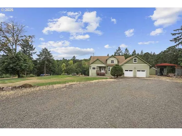 a houses view with a outdoor space