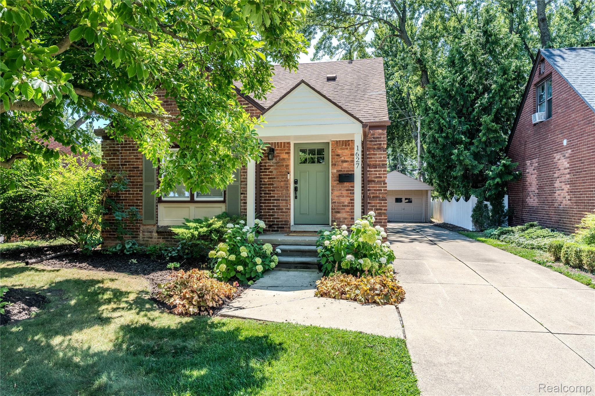 1627 Columbia Road Berkley, MI 48072 - Photo 3 of 33 1627 Columbia Exterior-3.jpg
