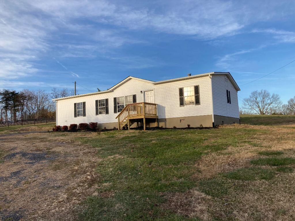 9573 Dickerson Mill Road Moneta, VA 24121 - Photo 1 of 19 IMG_0112