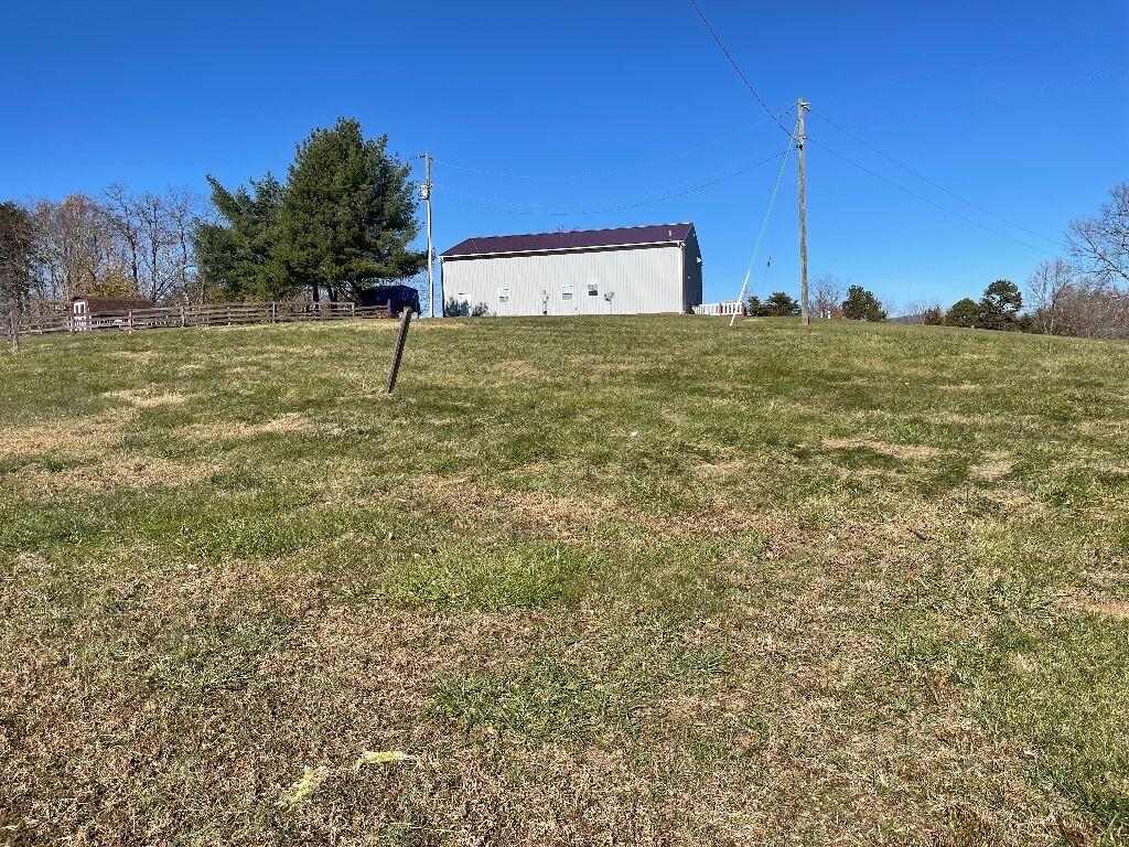 9573 Dickerson Mill Road Moneta, VA 24121 - Photo 6 of 19 IMG_0634