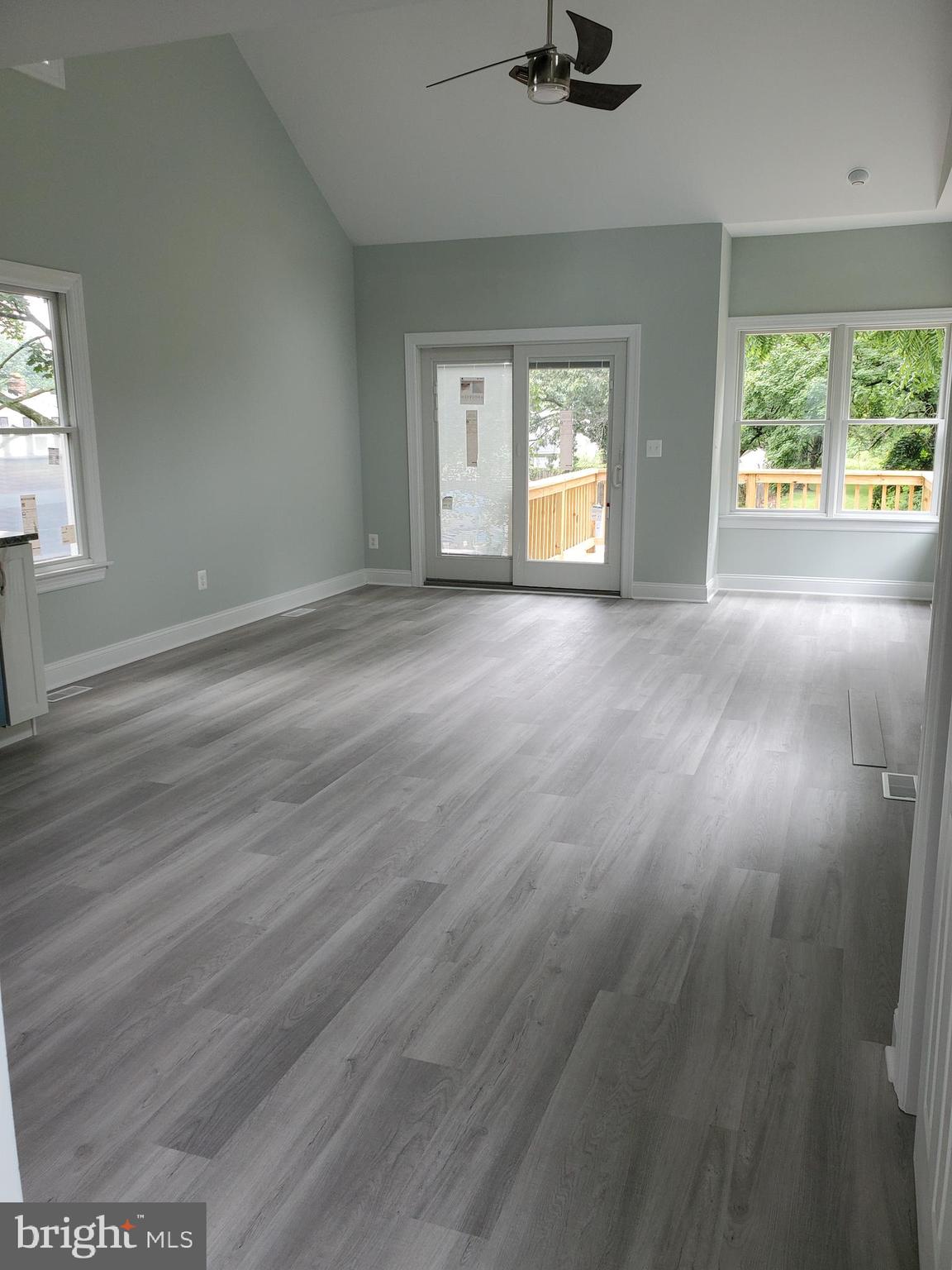 720 Kuser Road Hamilton, NJ 08619 - Photo 13 of 24 Main level great rm w/deck
