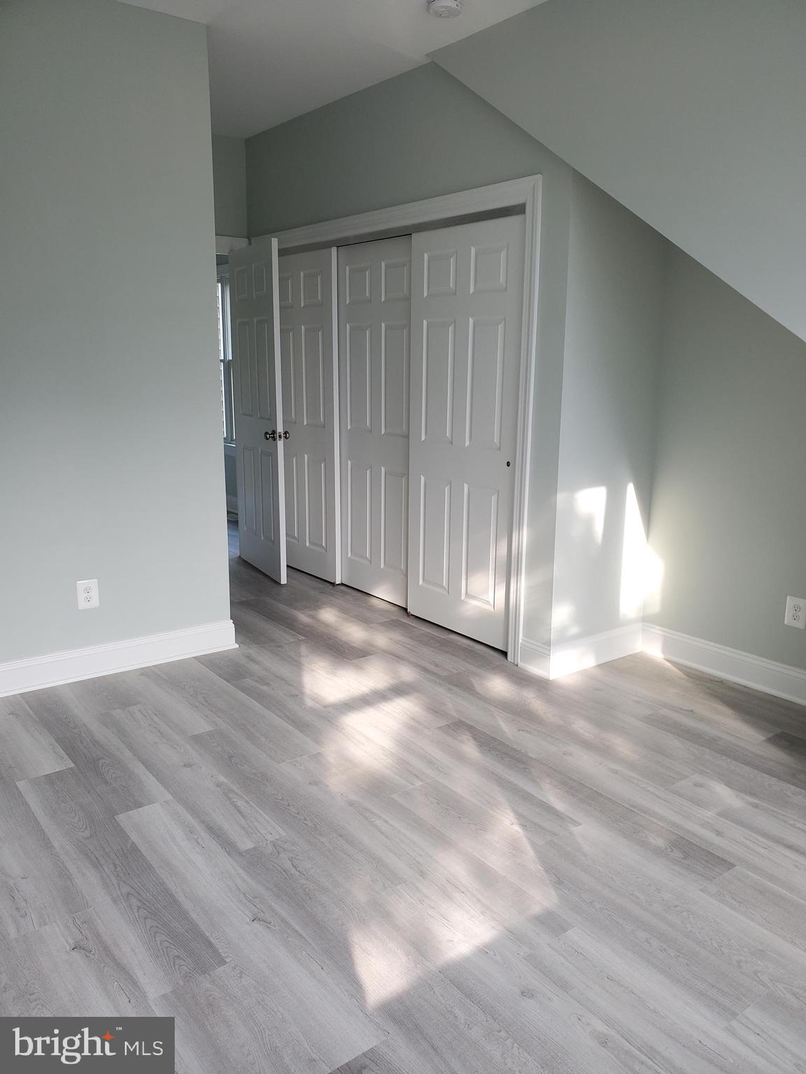 720 Kuser Road Hamilton, NJ 08619 - Photo 19 of 24 Main level BDRM, triple 6 panel closet doors