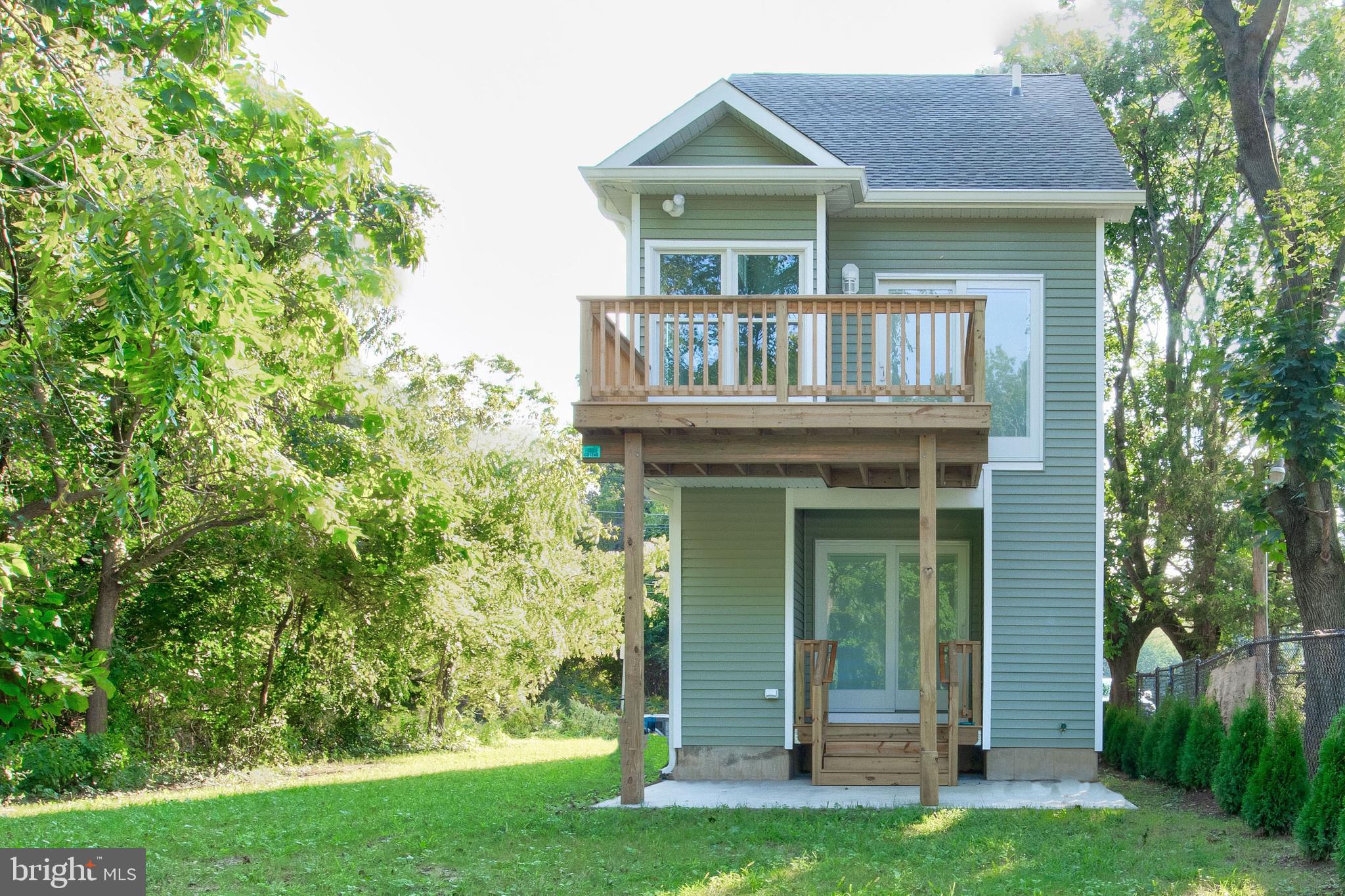 720 Kuser Road Hamilton, NJ 08619 - Photo 23 of 24 Rear deck over patio