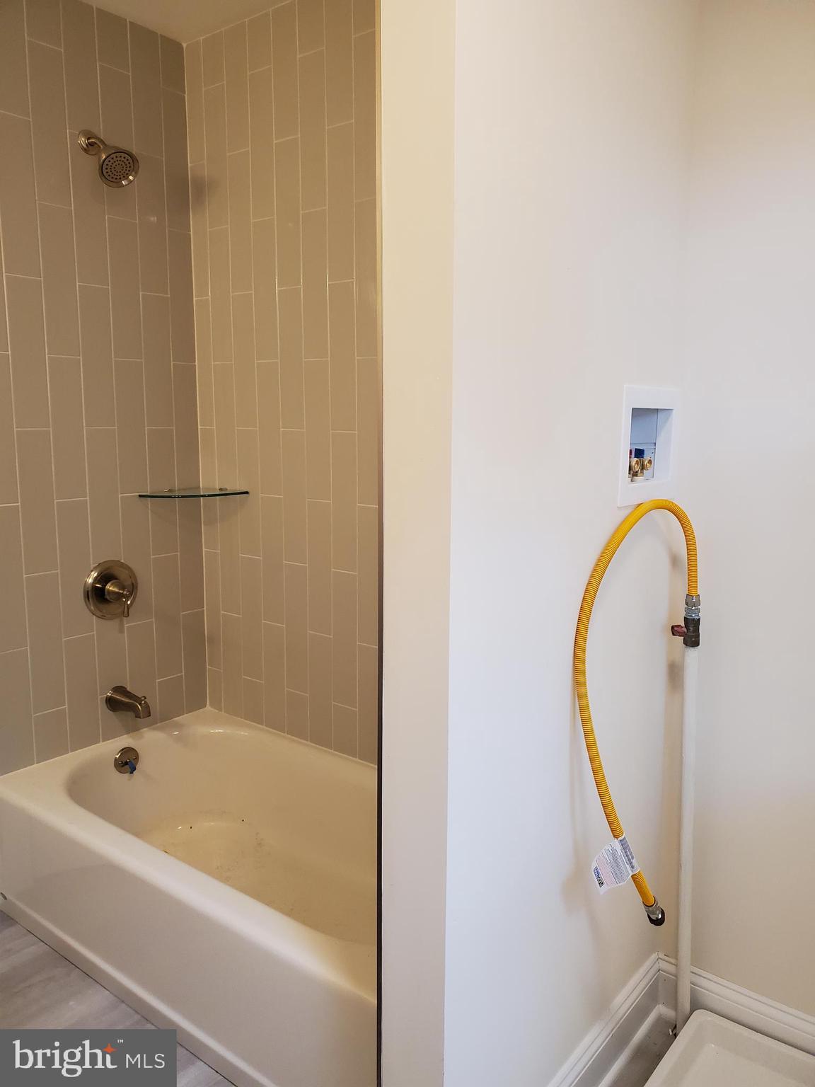 720 Kuser Road Hamilton, NJ 08619 - Photo 10 of 24 Tile bath w/hookup full size dryer over washer