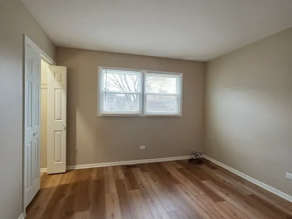 $2,200 | 43 West Ann Street, Unit 2, Lombard, IL 60148