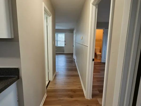 $2,200 | 43 West Ann Street, Unit 2, Lombard, IL 60148