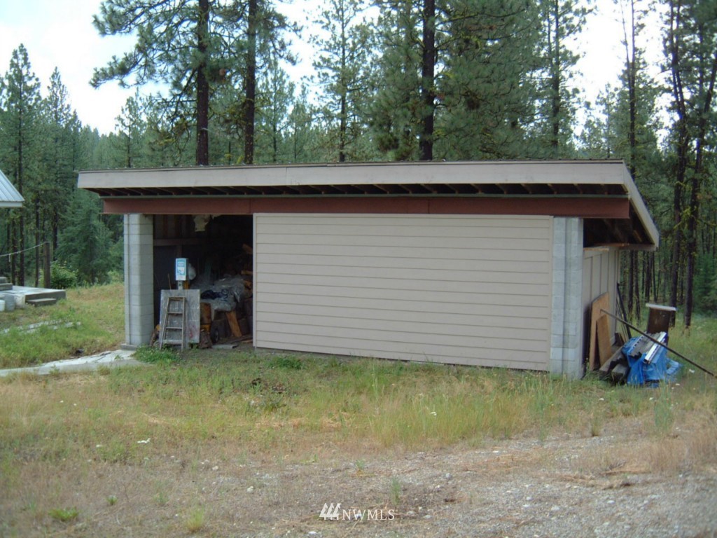 15 Rainier Road Tonasket, WA 98855 - Photo 3 of 14 Gallery Image 3
