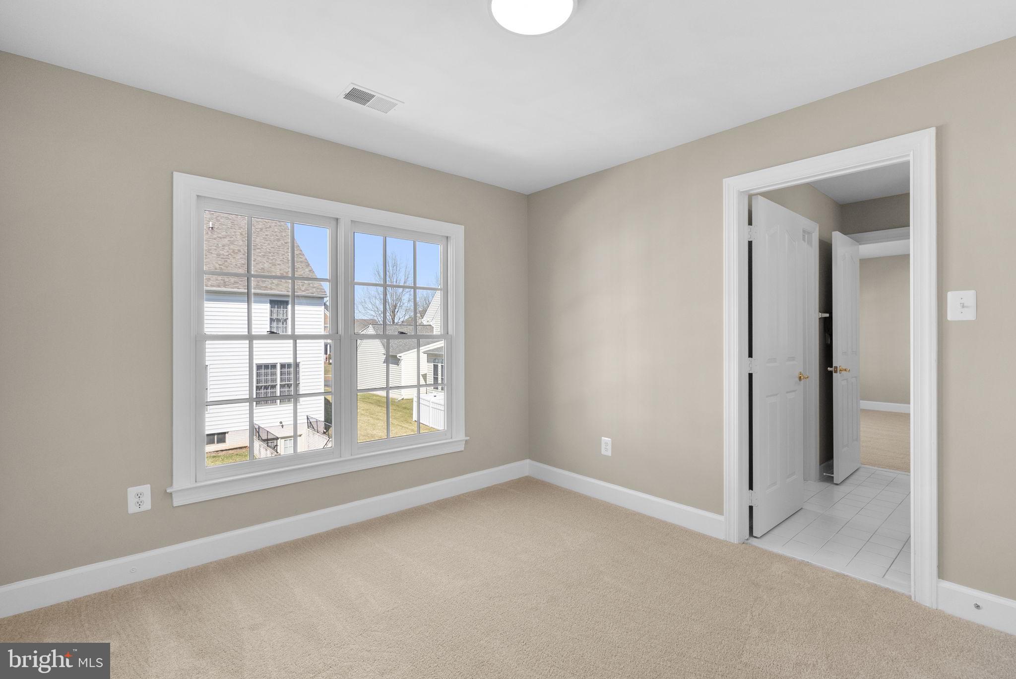 14421 Ashleigh Greene Road Boyds, MD 20841 - Photo 44 of 95 Bedroom #2 with en Suite Buddy-Bathroom