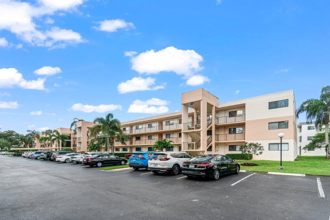 15075 Witney Road, Unit 312 Delray Beach, FL 33484 - Photo 30 of 33 002-15075WitneyRoad-312-DelrayBeach-FL-3