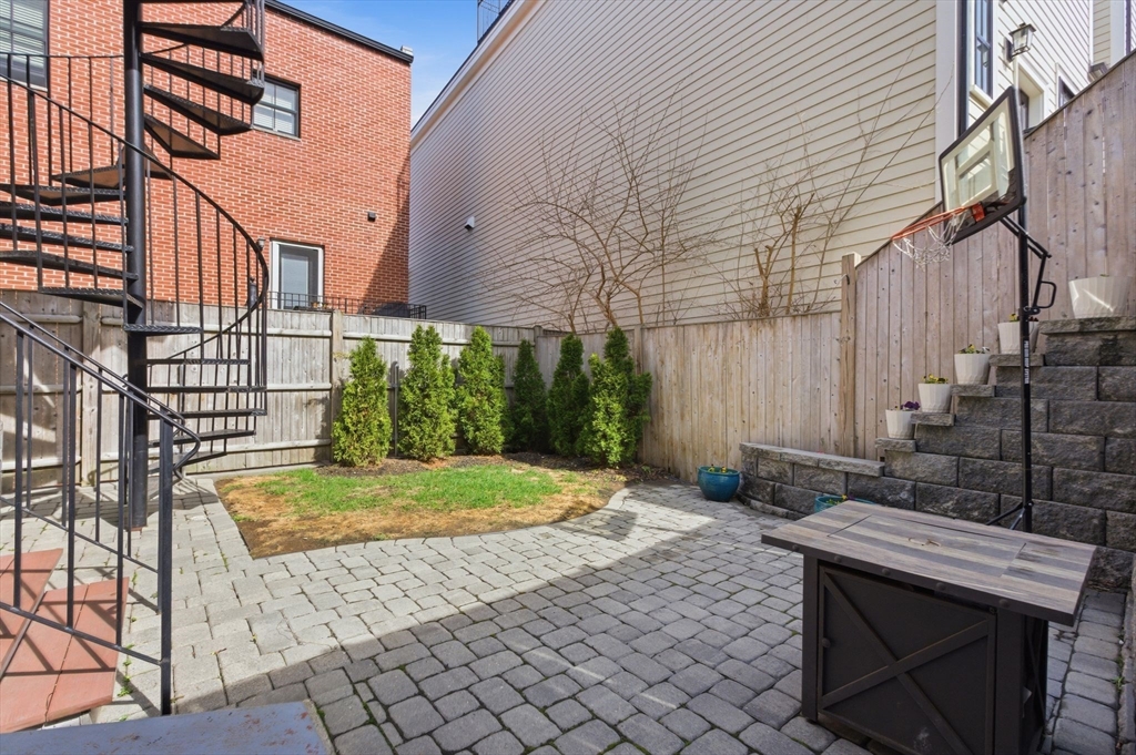 21 Wesley Street Boston, MA 02129 - Photo 25 of 32