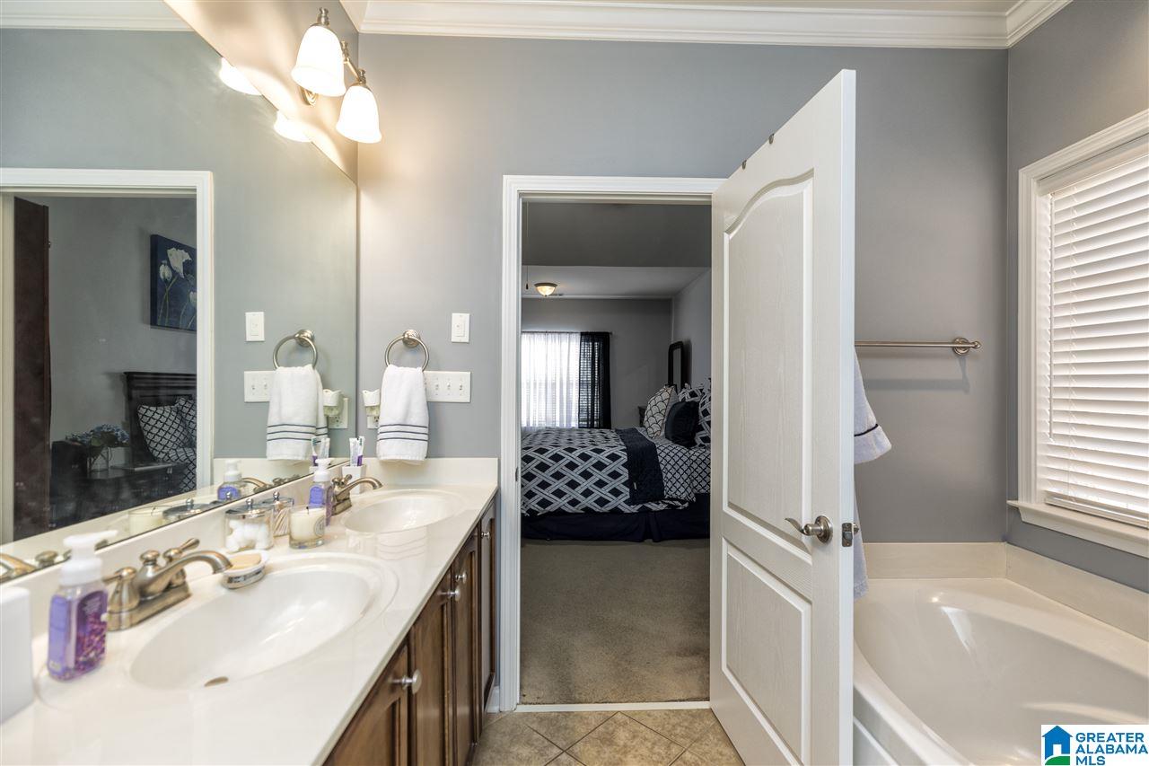 991 Valley Circle Leeds, AL 35094 - Photo 20 of 29