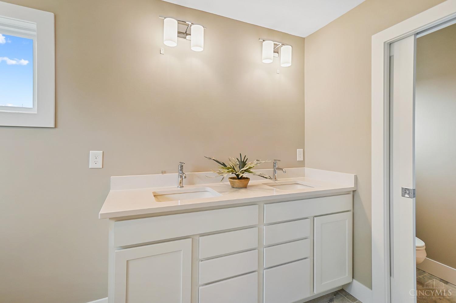 4543 Cooper Road Cincinnati, OH 45242 - Photo 31 of 54