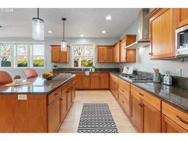 $899,900 | 1165 Skylark Lane, Eugene, OR 97401