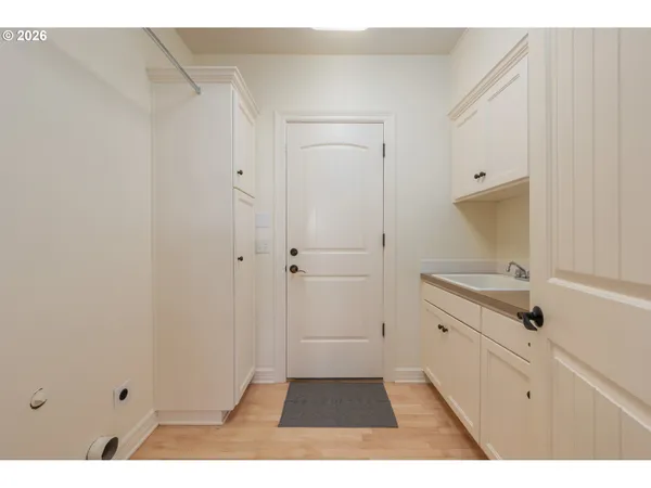 $899,900 | 1165 Skylark Lane, Eugene, OR 97401