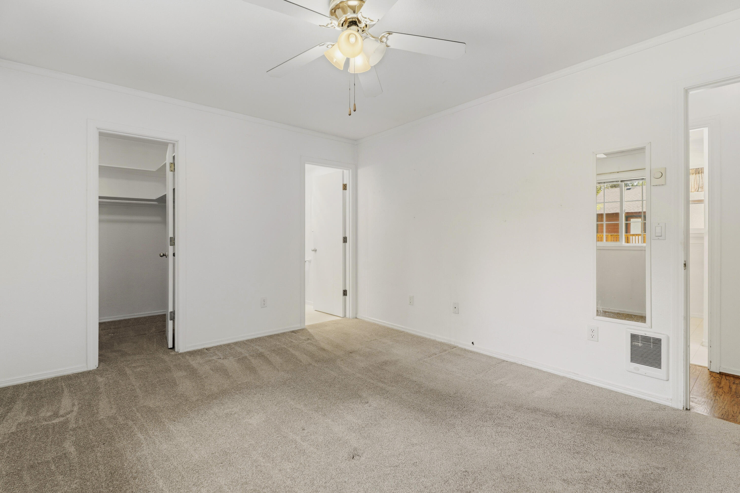 55885 Osprey Road Bend, OR 97707 - Photo 15 of 58 Primary bedroom located on main floor.
