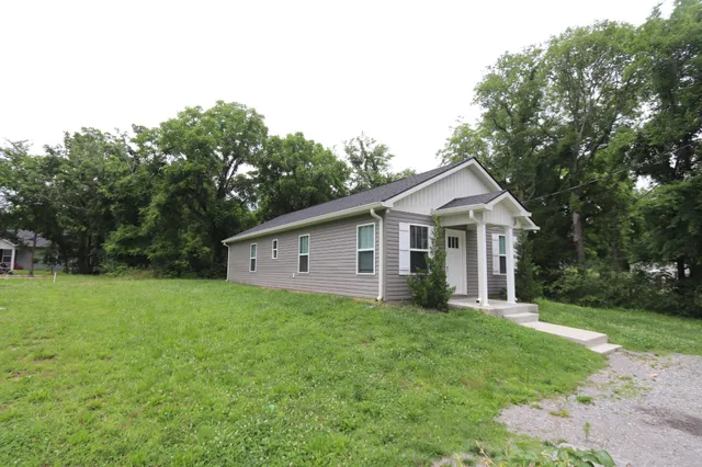 $1,400 | 168 High Street, Alexandria, TN 37012