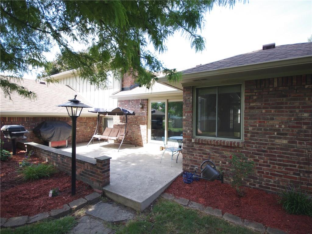 829 Canyon Road Indianapolis, IN 46217 - Photo 3 of 24 Gallery Image 3