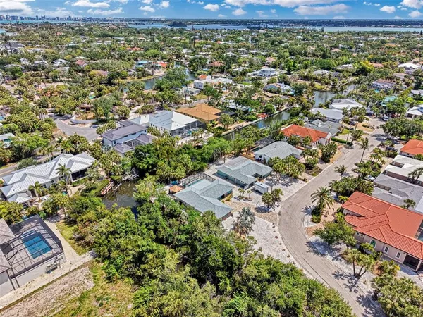 $12,000 | 307 Avenida De Paradisio, Sarasota, FL 34242