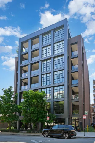 $3,090,000 | 351 West Huron Street, Unit 4, Chicago, IL 60654