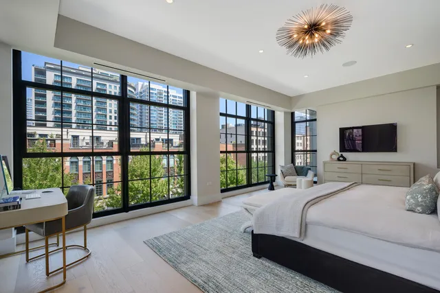 $3,090,000 | 351 West Huron Street, Unit 4, Chicago, IL 60654