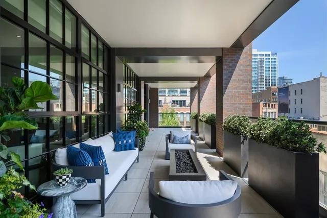 $3,090,000 | 351 West Huron Street, Unit 4, Chicago, IL 60654