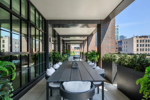 $3,090,000 | 351 West Huron Street, Unit 4, Chicago, IL 60654