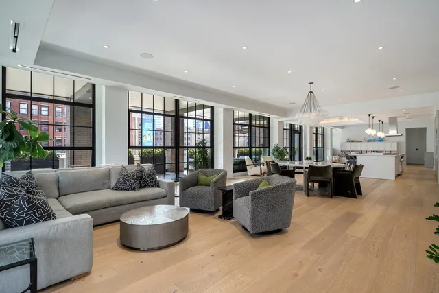 $3,090,000 | 351 West Huron Street, Unit 4, Chicago, IL 60654