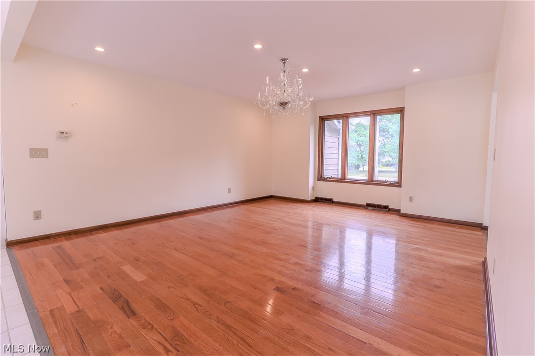 5808 Liberty Road Solon, OH 44139 - Photo 6 of 35