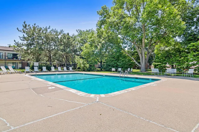 $130,000 | 7340 York Avenue South, Unit 210, Edina, MN 55435