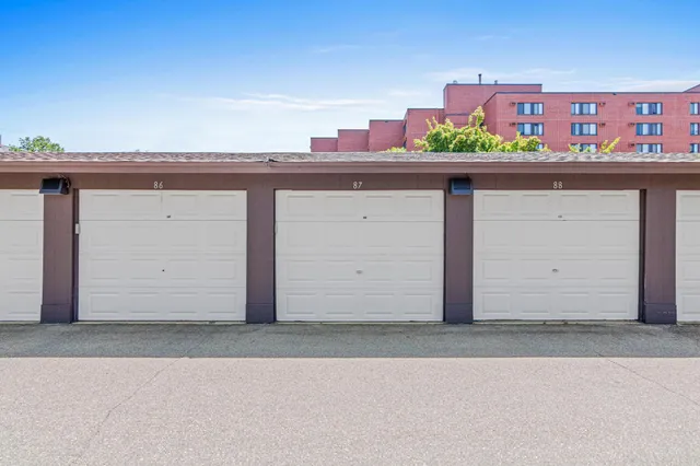 $130,000 | 7340 York Avenue South, Unit 210, Edina, MN 55435