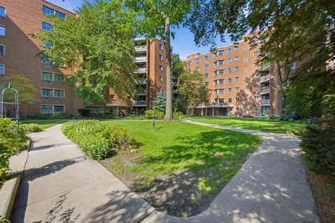 $150,000 | 1862 Sherman Avenue, Unit 1NW, Evanston, IL 60201