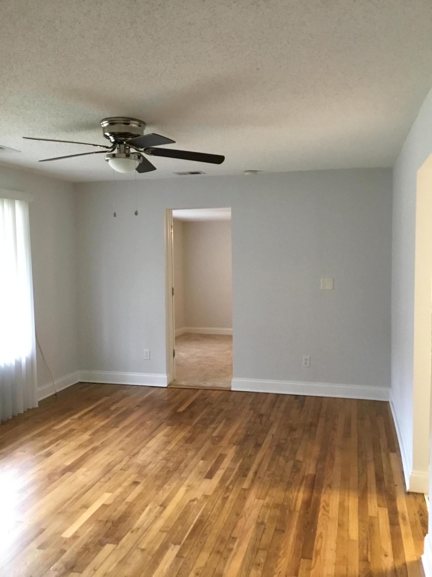 2409 Falcon Road Charleston, SC 29406 - Photo 2 of 22 Living area