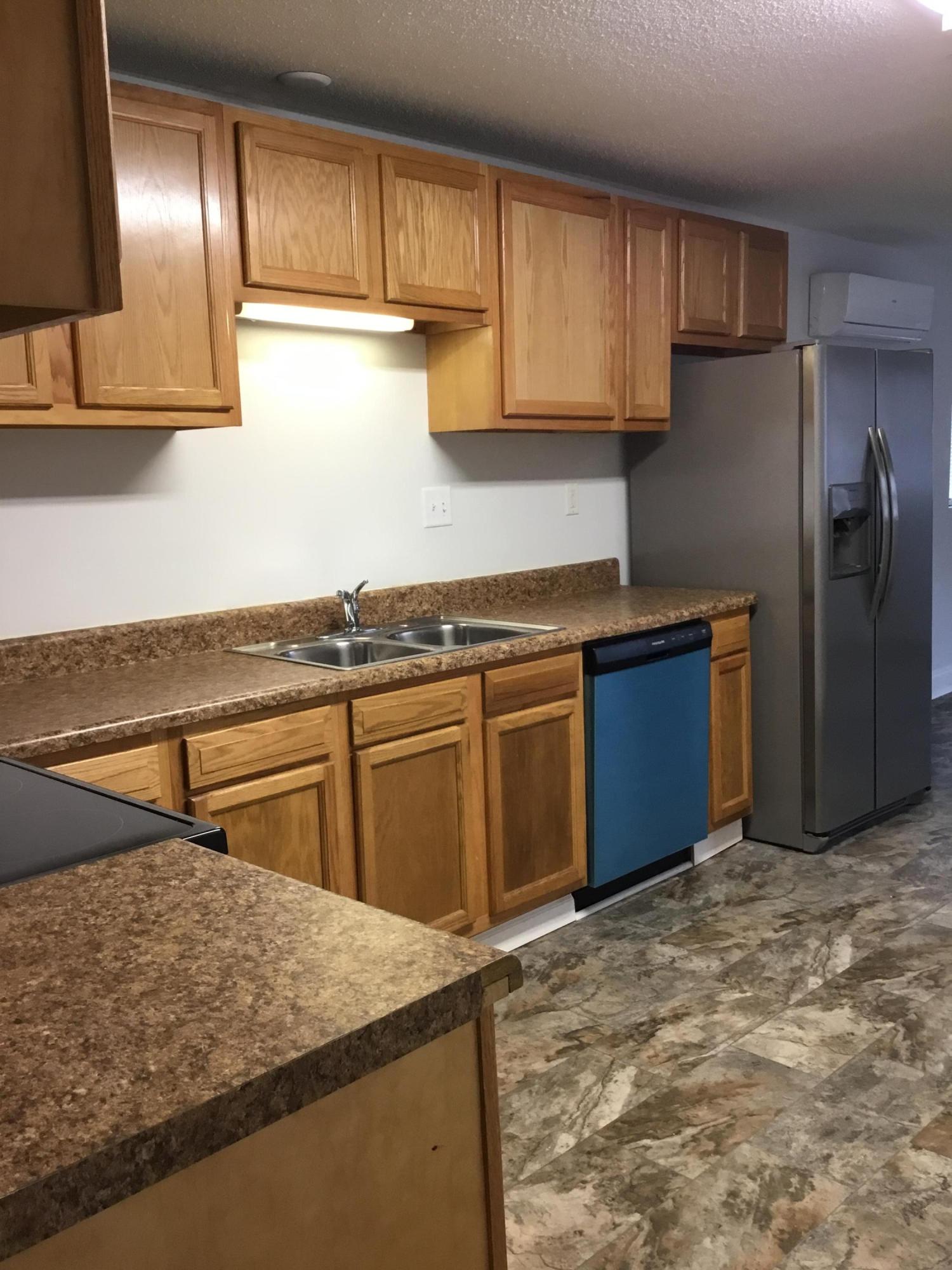 2409 Falcon Road Charleston, SC 29406 - Photo 6 of 22 Kitchen