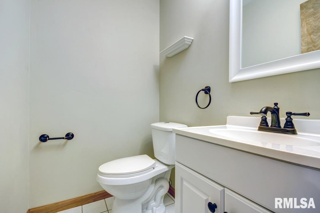 1225 Old Crows Way Springfield, IL 62712 - Photo 13 of 32
