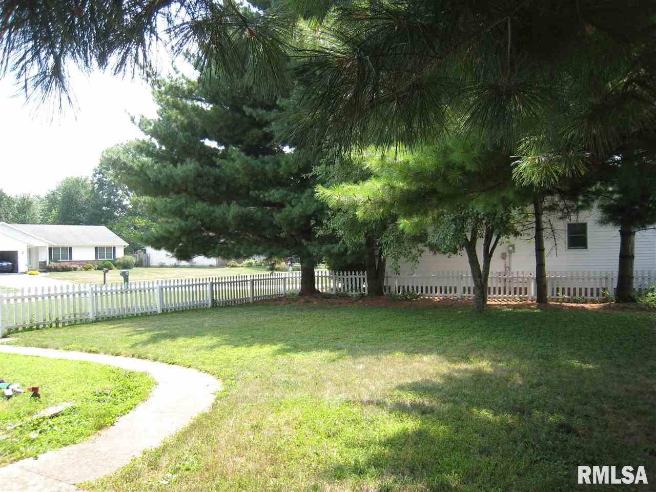 1225 Old Crows Way Springfield, IL 62712 - Photo 16 of 32