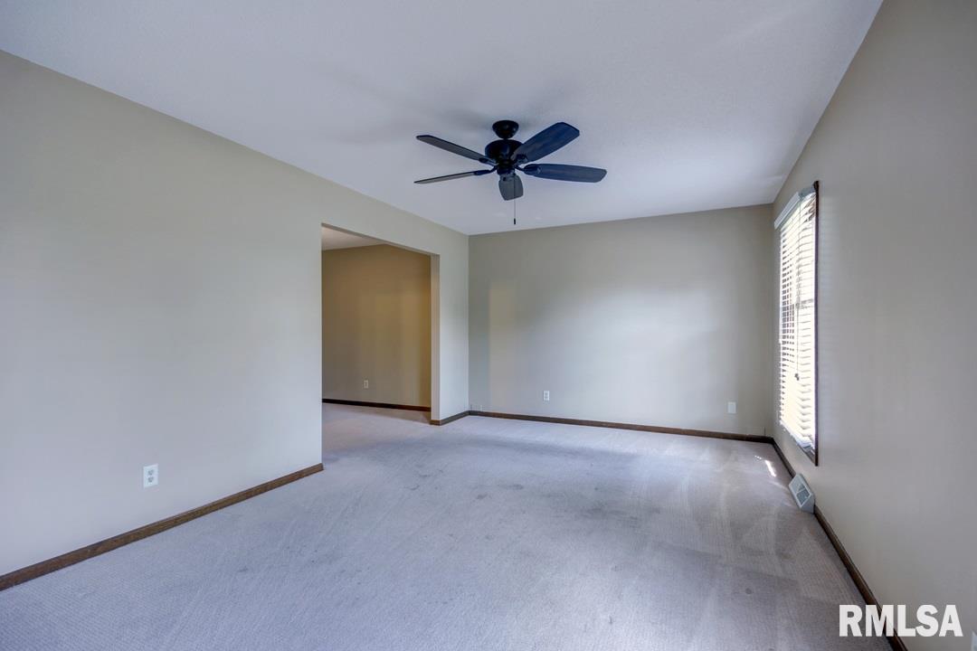 1225 Old Crows Way Springfield, IL 62712 - Photo 18 of 32