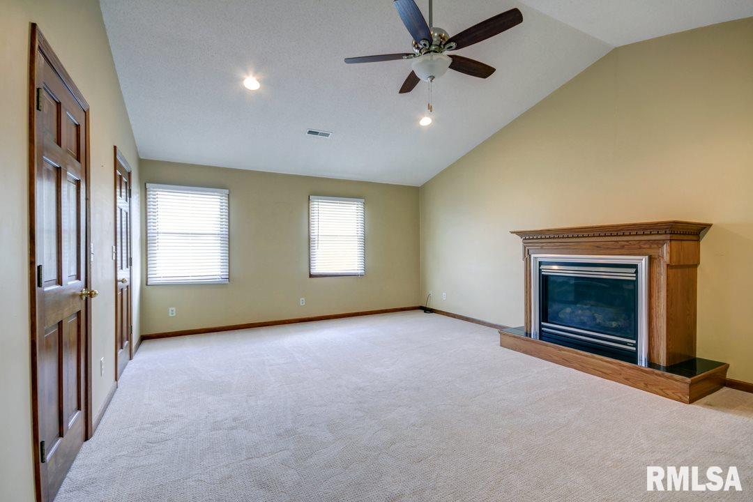 1225 Old Crows Way Springfield, IL 62712 - Photo 9 of 32