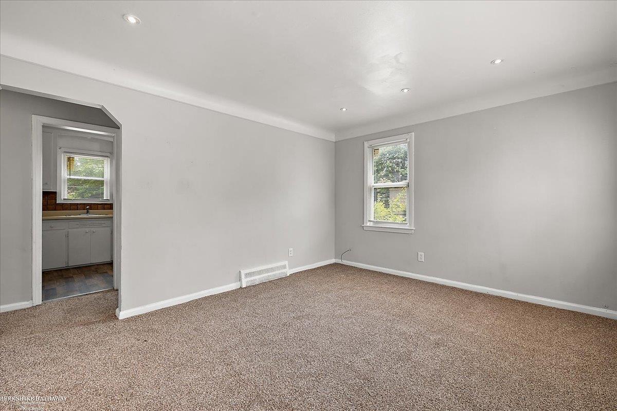 16630 Winston Street Detroit, MI 48219 - Photo 4 of 22