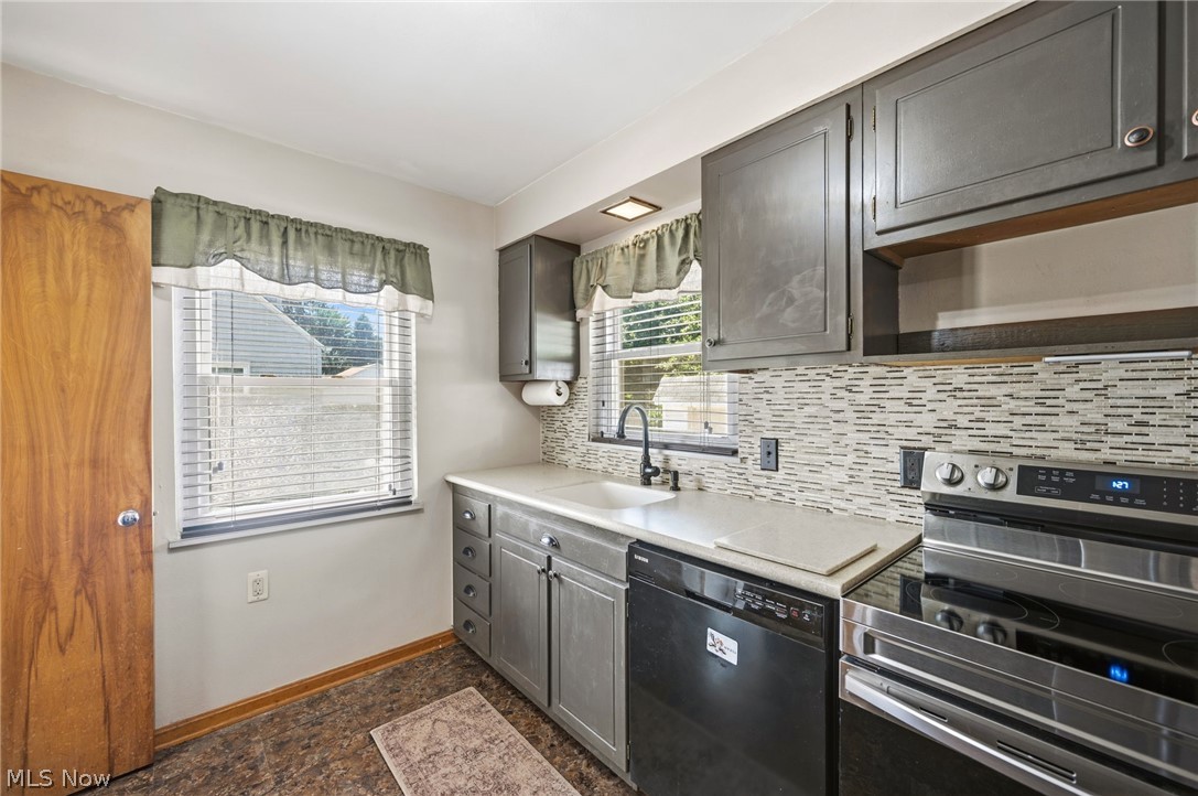 3756 Walter Road North Olmsted, OH 44070 - Photo 13 of 41