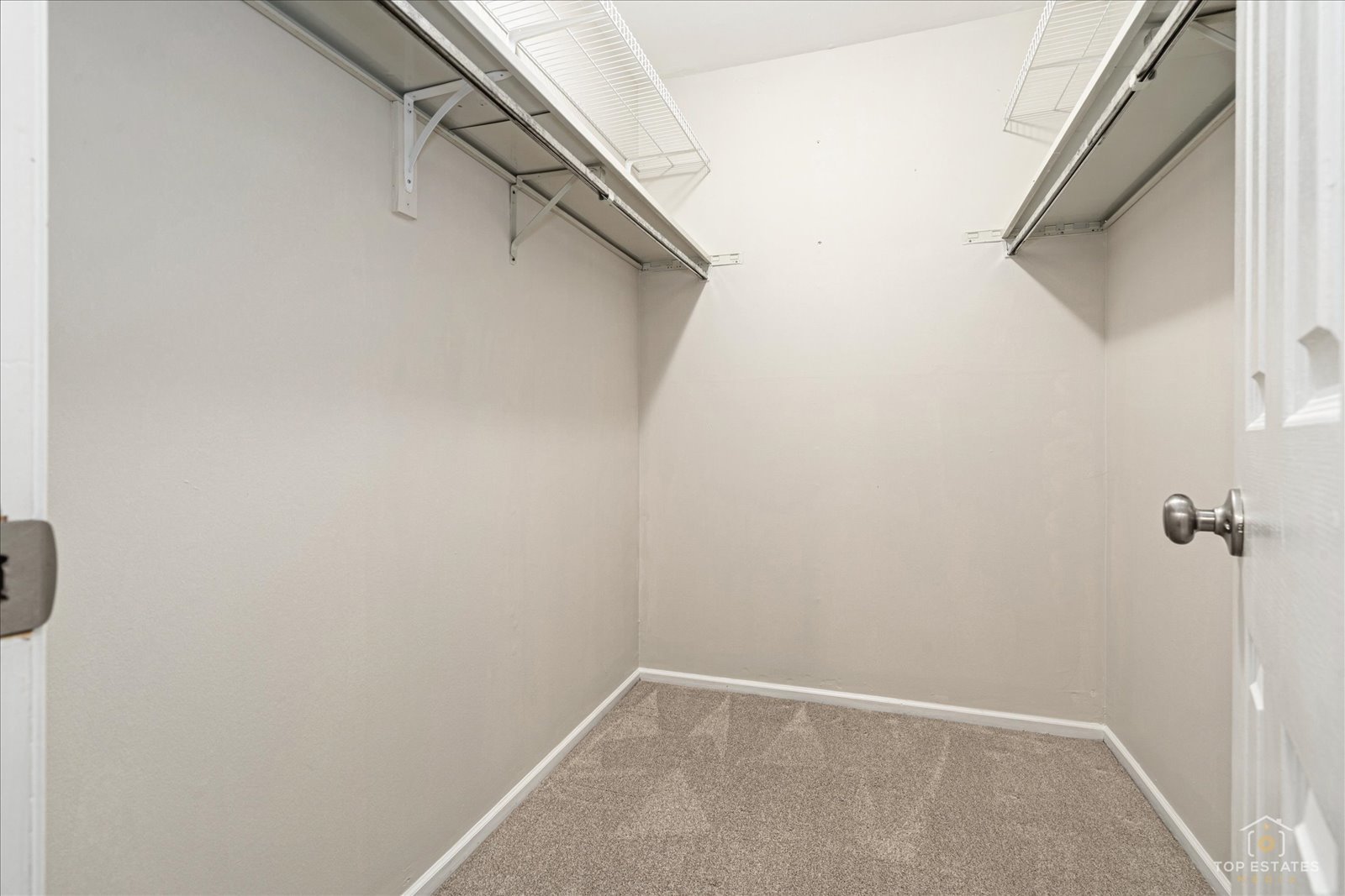 1427 Sutton Court, Unit 1427 Vernon Hills, IL 60061 - Photo 18 of 27 a view of small space