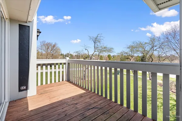 $329,900 | 1427 Sutton Court, Unit 1427, Vernon Hills, IL 60061