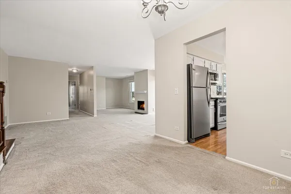 $329,900 | 1427 Sutton Court, Unit 1427, Vernon Hills, IL 60061