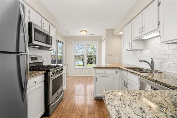 $329,900 | 1427 Sutton Court, Unit 1427, Vernon Hills, IL 60061