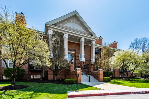$315,000 | 8651 Jaffa Ct Drive East, Unit 36, Indianapolis, IN 46260