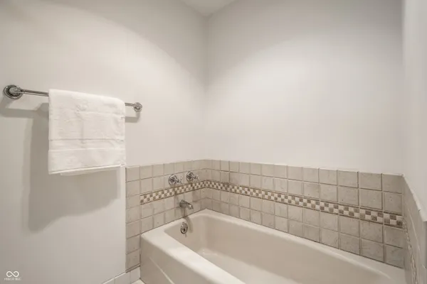 $315,000 | 8651 Jaffa Ct Drive East, Unit 36, Indianapolis, IN 46260