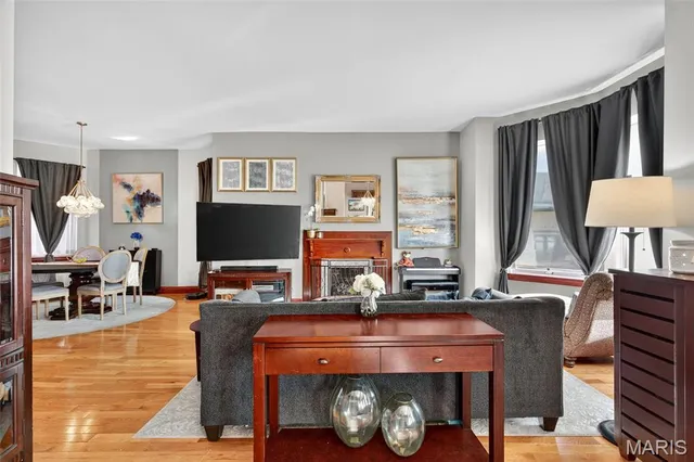 $599,900 | 3209 Shenandoah Avenue, St. Louis, MO 63104