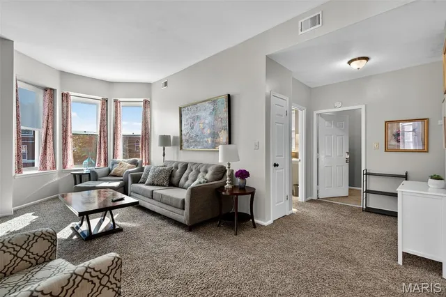 $599,900 | 3209 Shenandoah Avenue, St. Louis, MO 63104