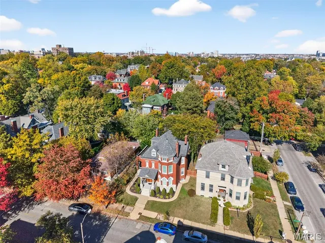 $599,900 | 3209 Shenandoah Avenue, St. Louis, MO 63104